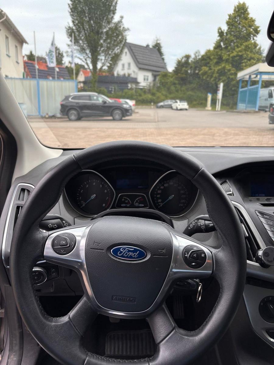 Ford Focus 2014 — photo 12