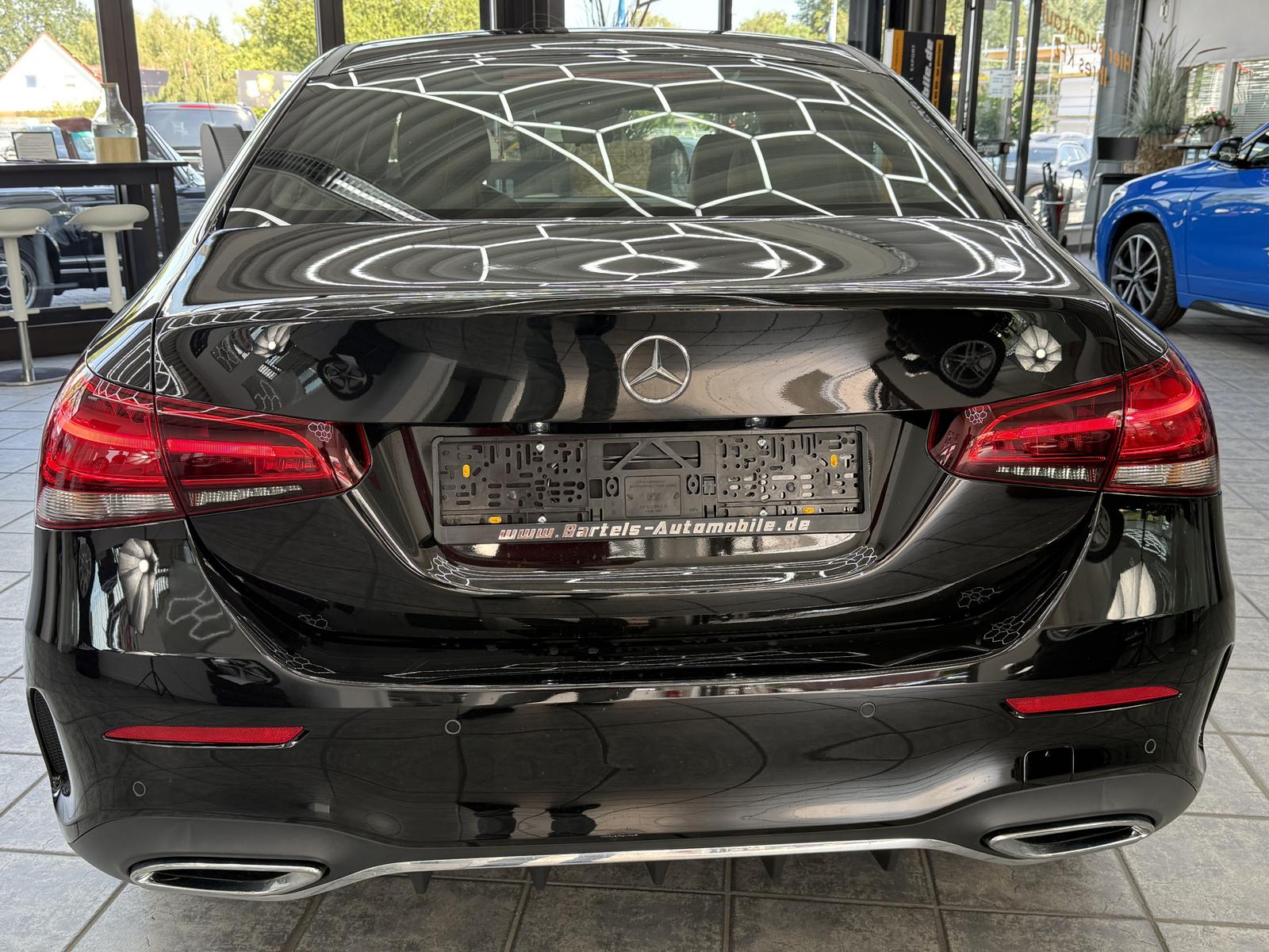 Mercedes-Benz A-Class AMG Line, Leder Alcantara, MB Service Neu!, миниатюра 7