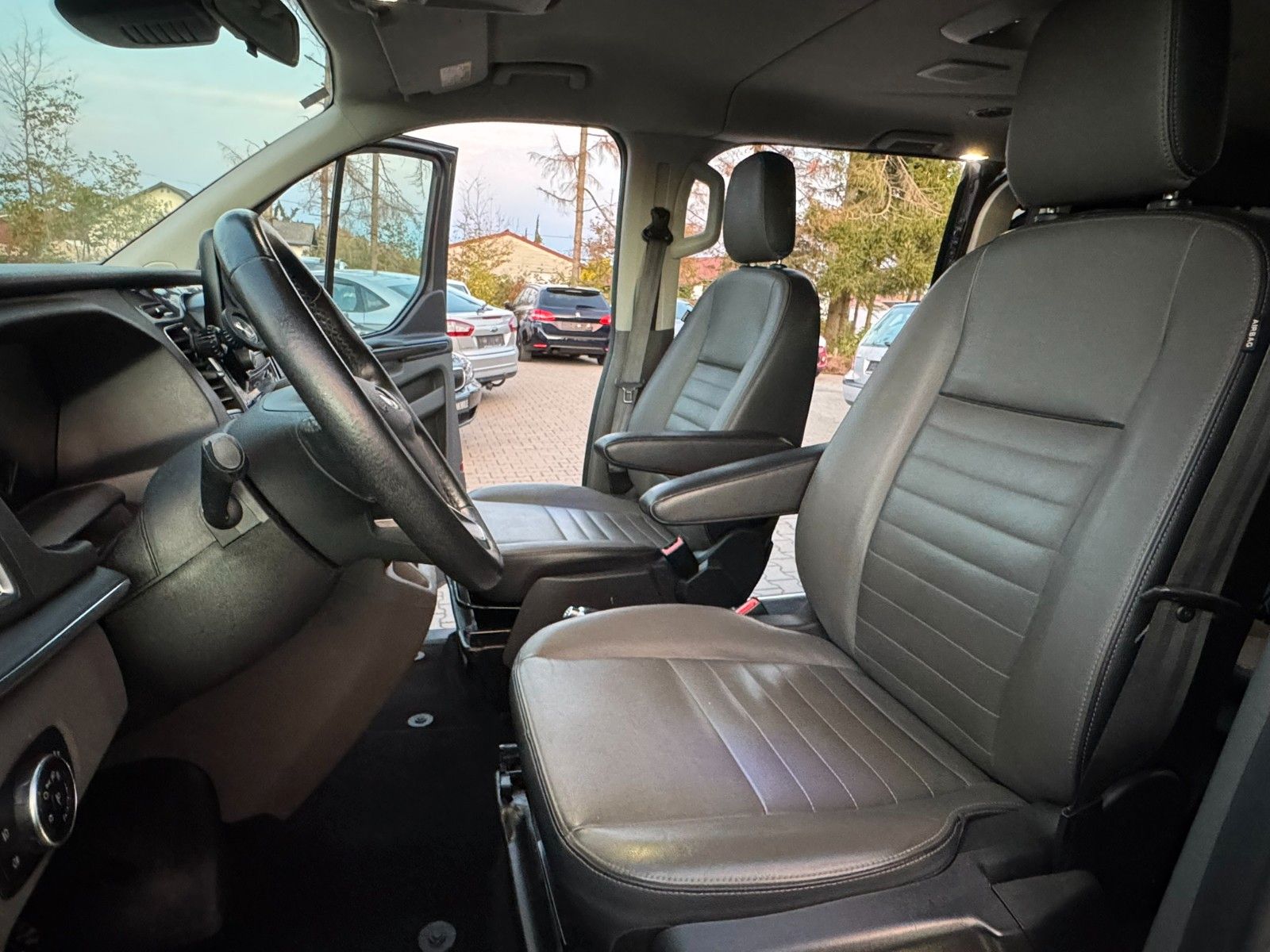 Ford Tourneo Custom Titanium X   8Sitzer Automatik imagem 2