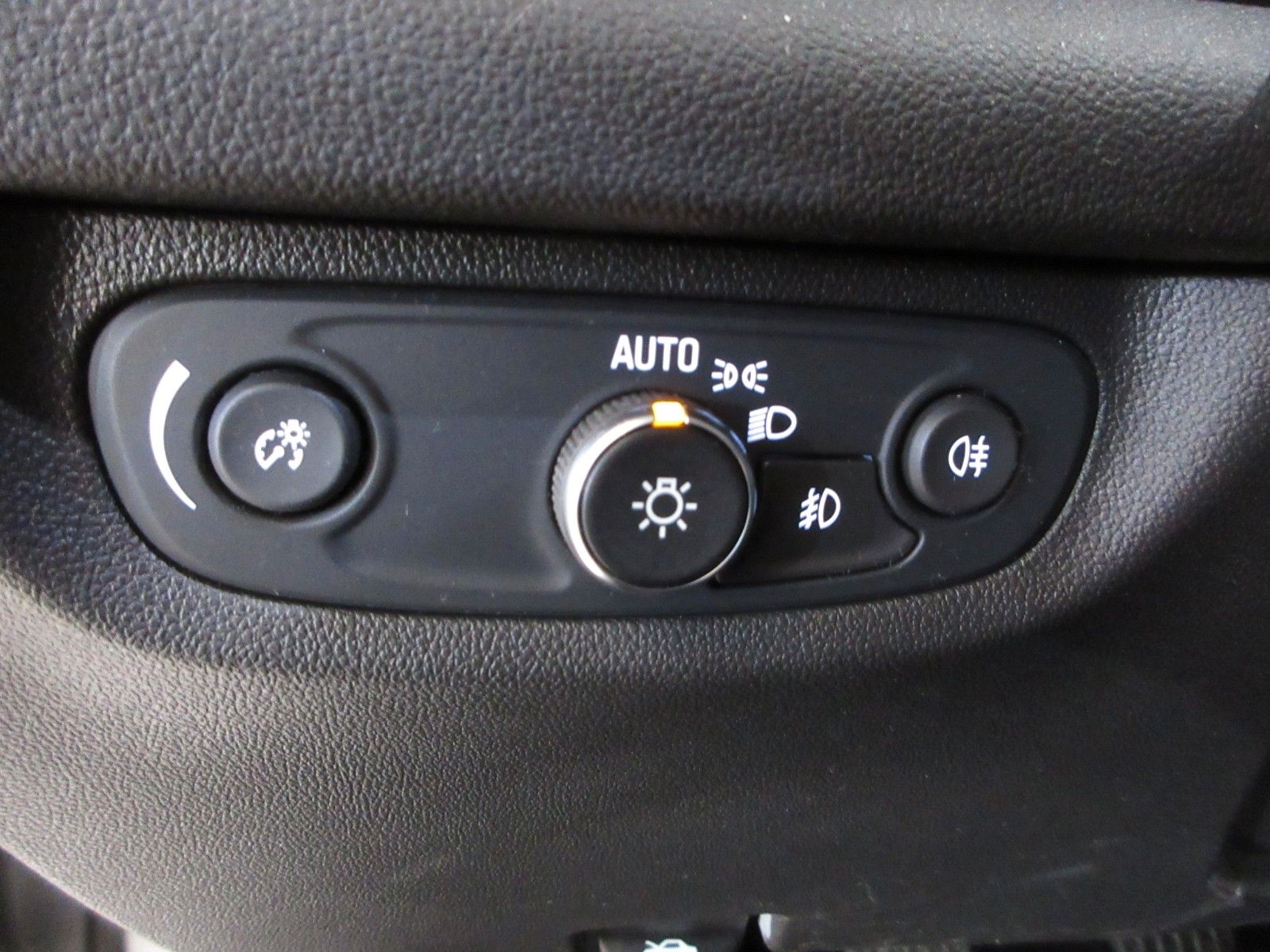 Fahrzeugabbildung Opel Insignia B ST 2.0D B.Elegance LED/SHZ/LHZ/R´CAM