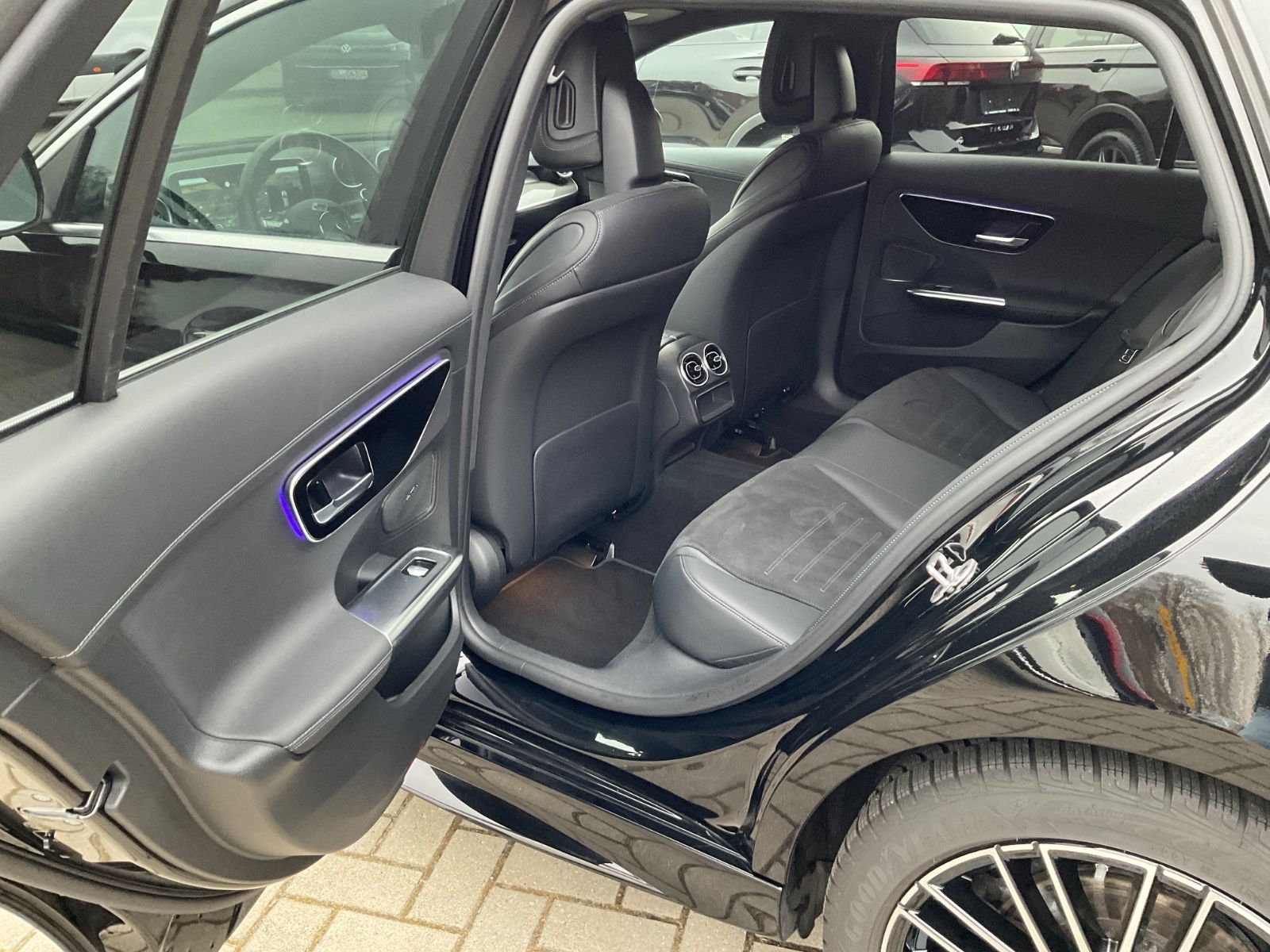 Fahrzeugabbildung Mercedes-Benz C 220 d T Autom,AMG,AHK,Kamera,Distronic