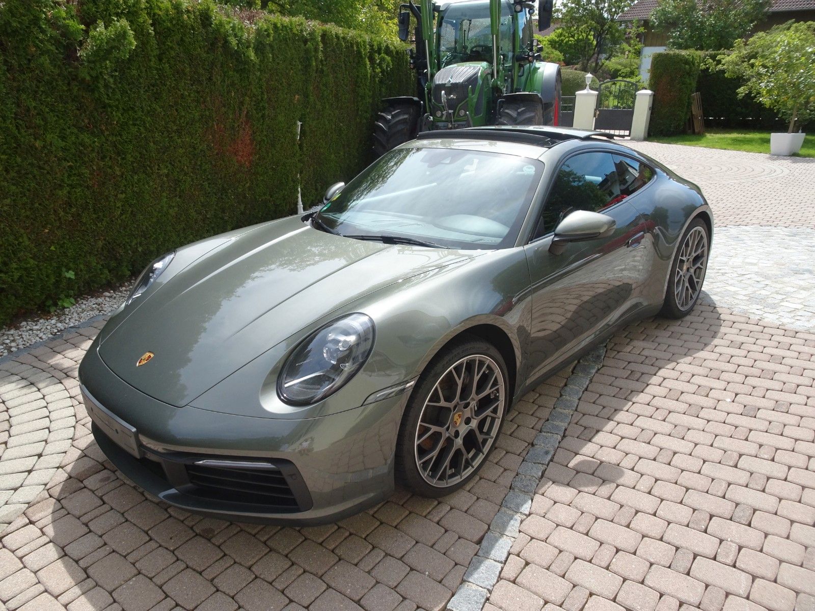 PORSCHE 992 image