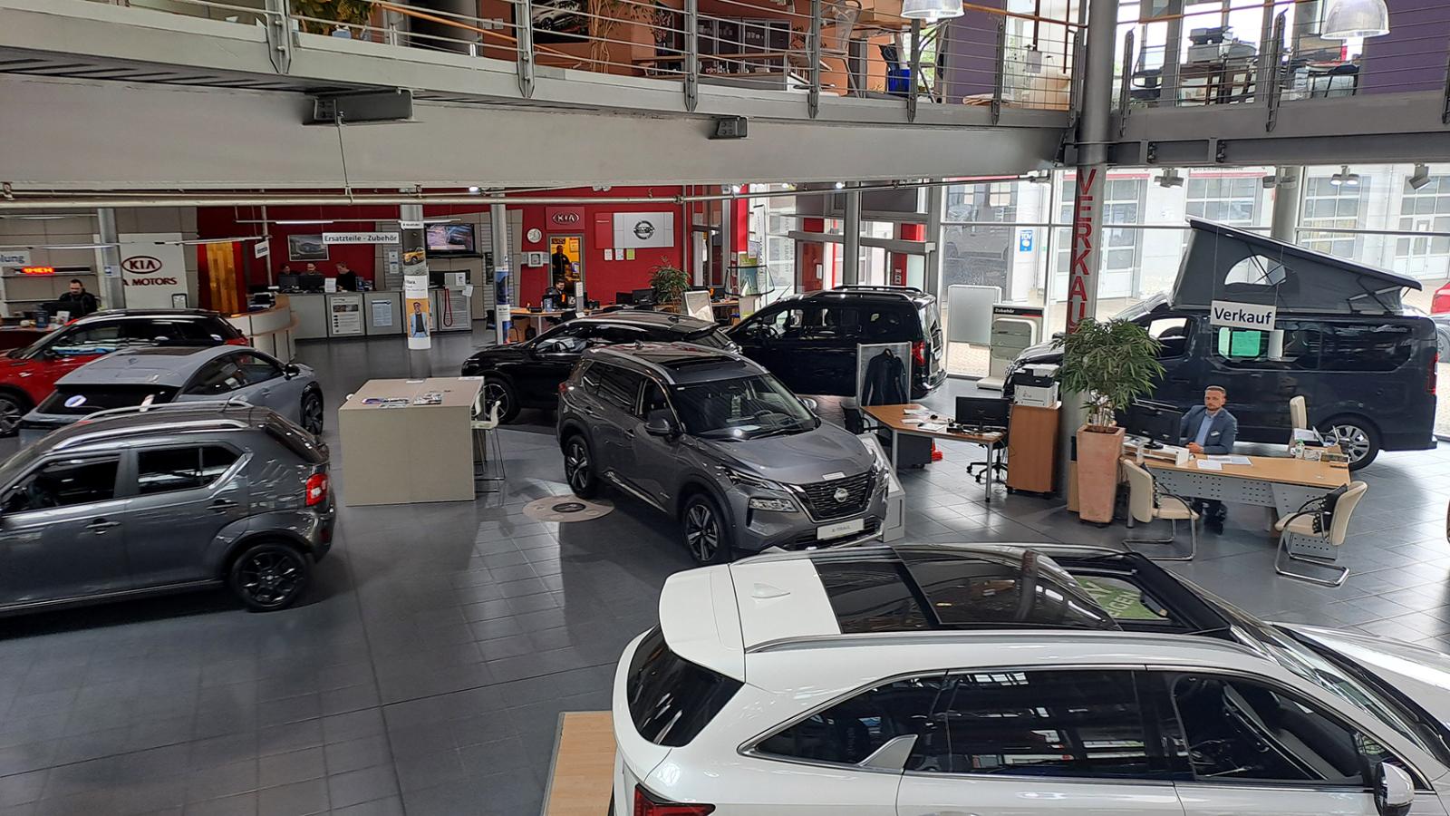 showroom-image-top
