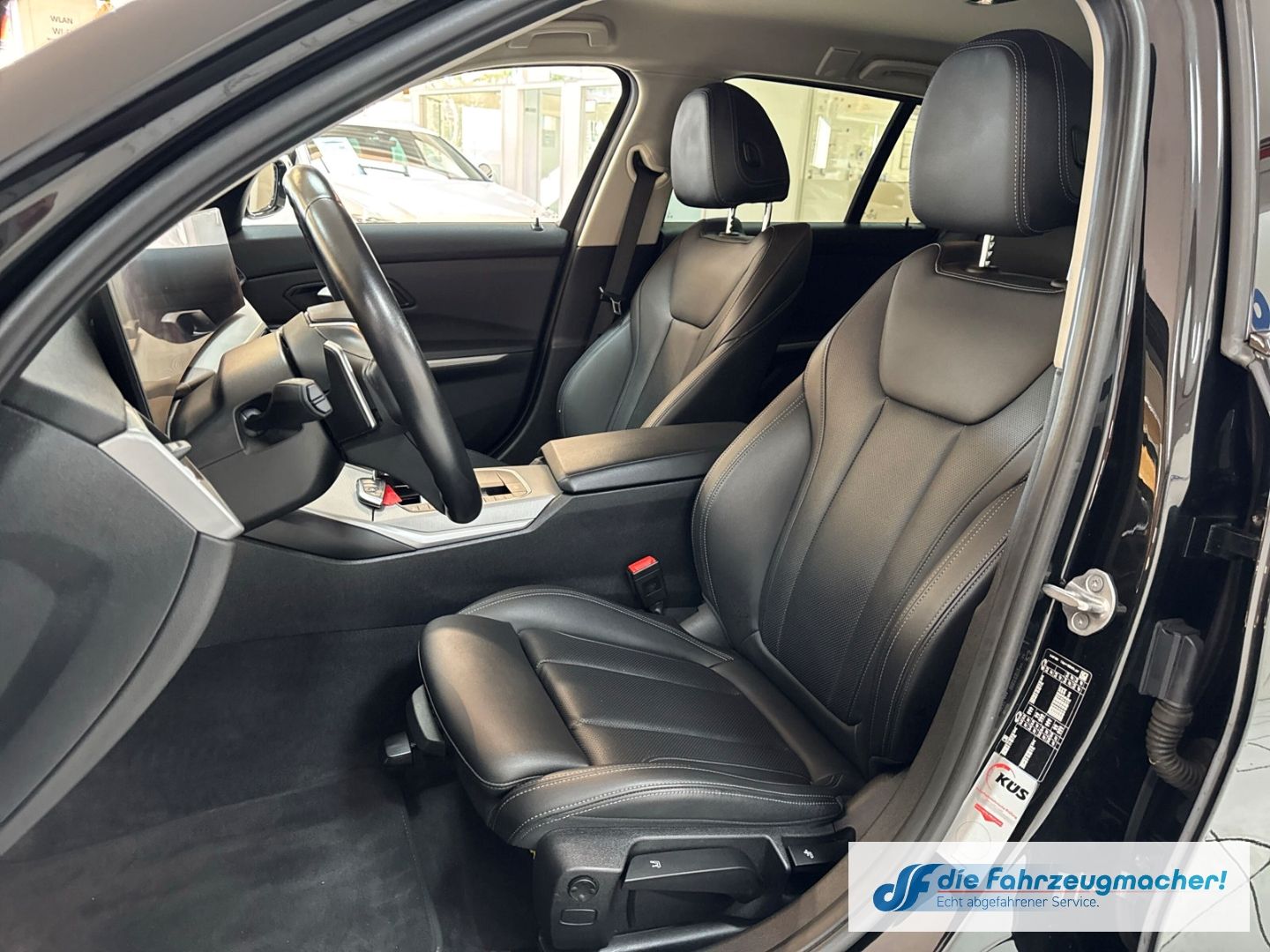 Fahrzeugabbildung BMW 320 d Touring  Navi Digitales Cockpit LED El. He