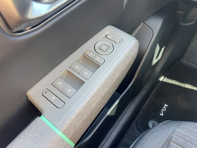 Fahrzeugabbildung Kia EV4 150 kW Earth Kamera Fernlichtass LED PDC