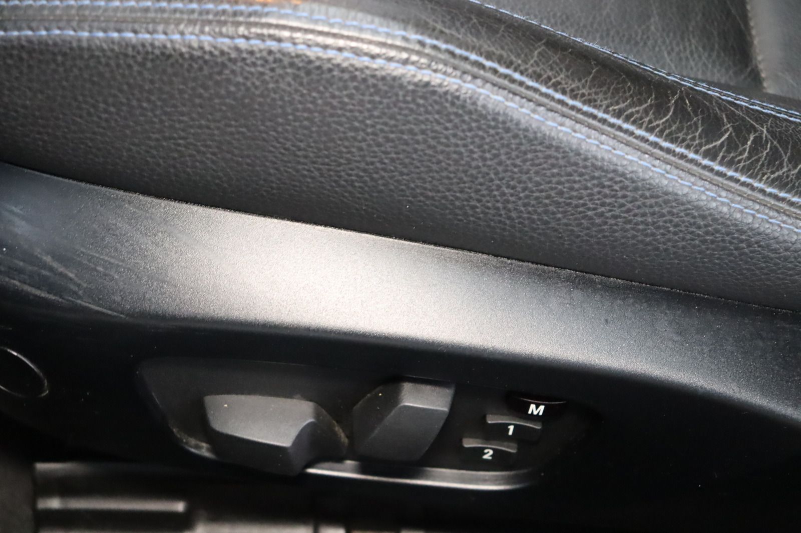 Fahrzeugabbildung BMW 320 i Cabrio Edition M-Paket * Xenon