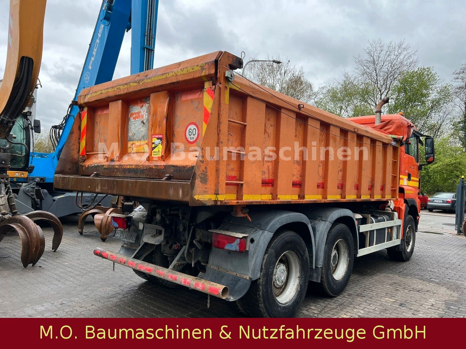 Fahrzeugabbildung MAN TGS 26.440 / 6x6 /3-Seitenkipper / Plane / AC /