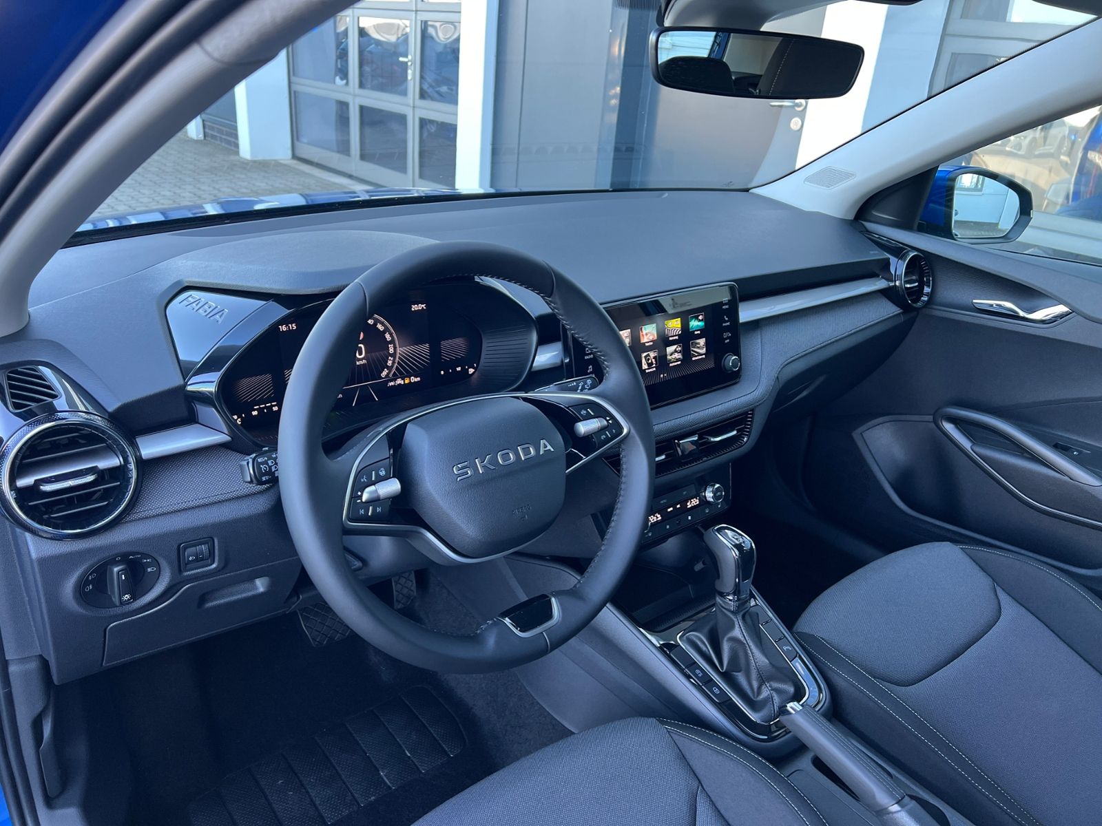 Fahrzeugabbildung SKODA Fabia Selection 1.0 TSI DSG *LED, KESSY, Rückfah