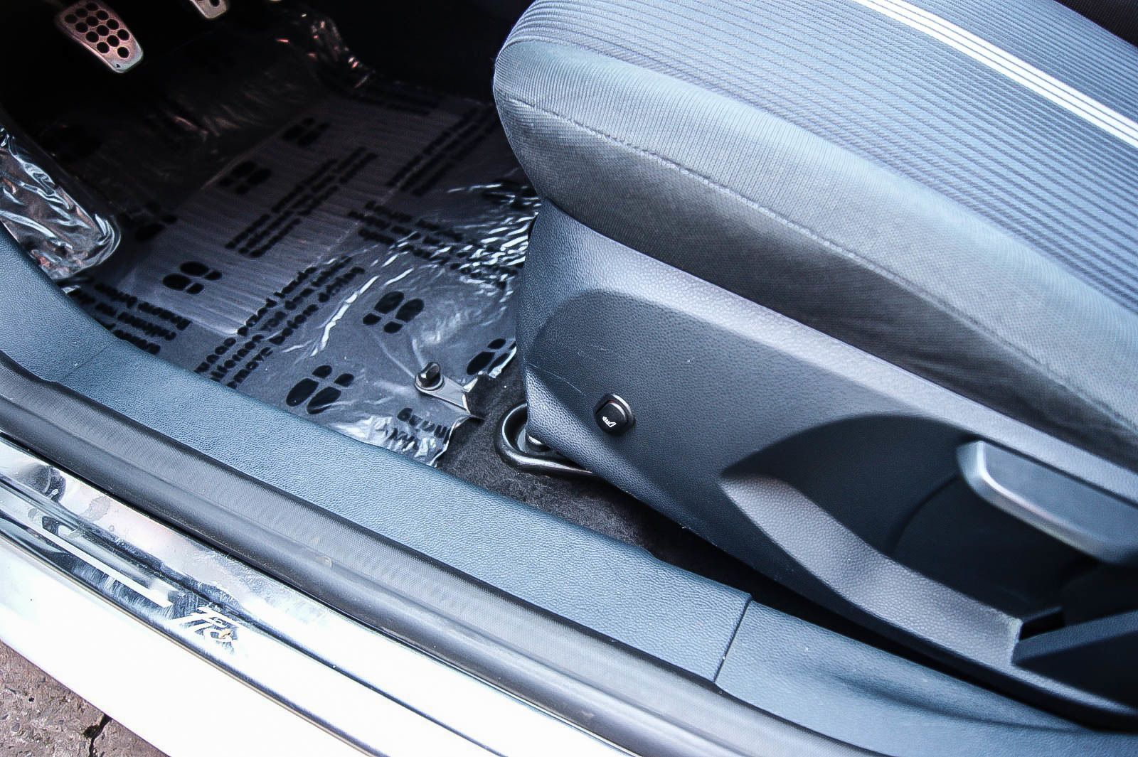 Fahrzeugabbildung Ford Fiesta 1.25 60kW VIVA KLIMA SITZHZG SPORT-FW ALU
