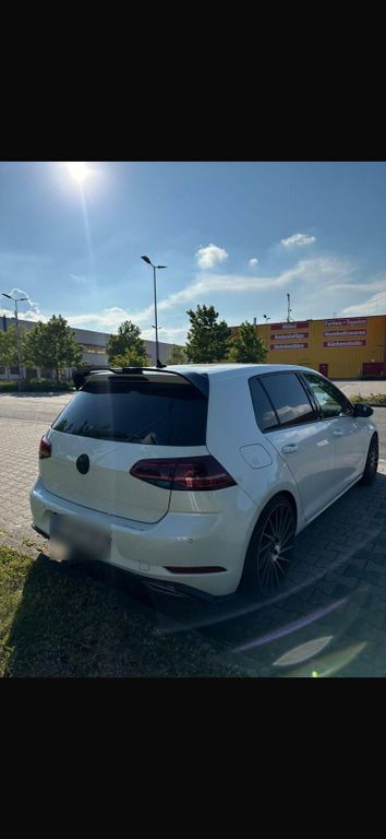 Image of Volkswagen Golf