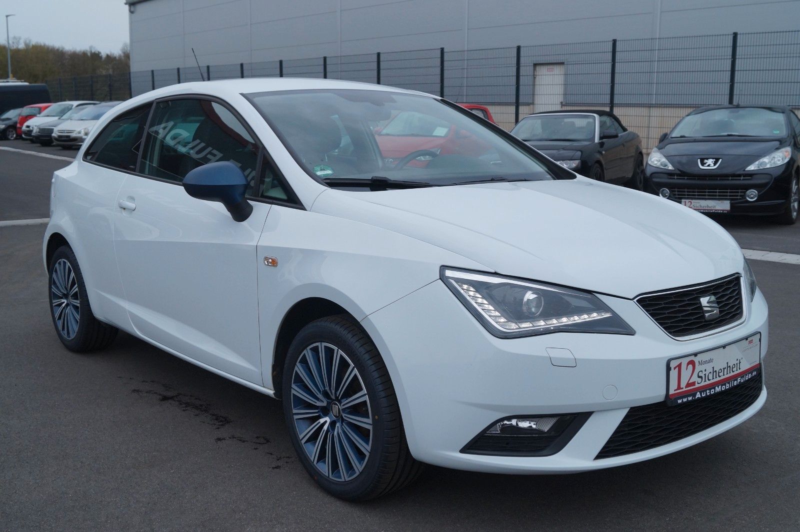 Fahrzeugabbildung SEAT Ibiza SC Connect *TÜV, Inspektion + Garantie