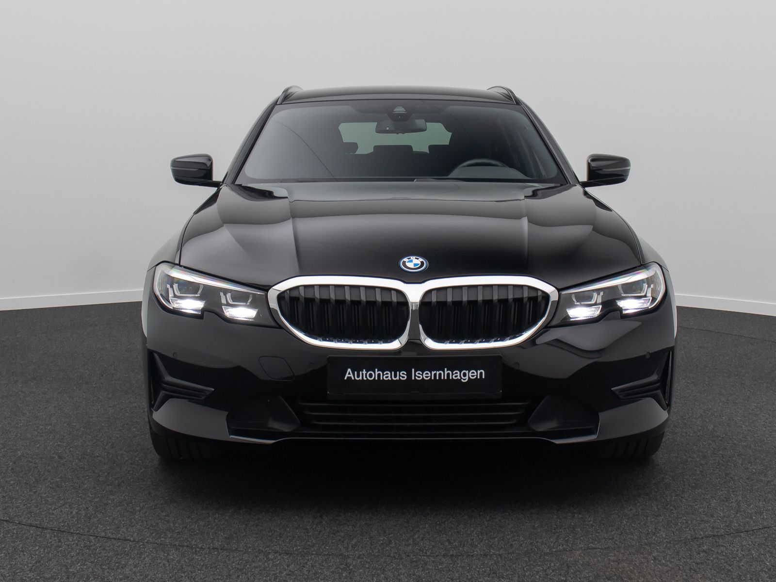 Fahrzeugabbildung BMW 320e Kamera HiFi DAB Alarm AHK Geschwindigkeitsr