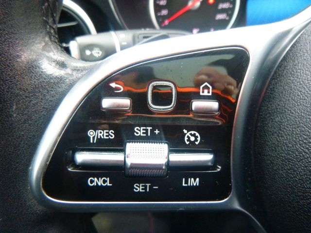Fahrzeugabbildung Mercedes-Benz C 220d T >AUT/PANO/STANDHEIZ/LED-LICHT...
