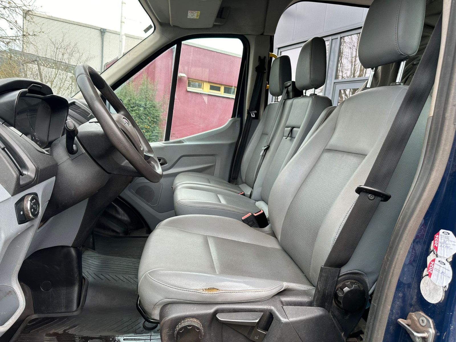 Fahrzeugabbildung Ford TRANSIT 350 L3H2 DOPPELKABINE *6 SITZE*