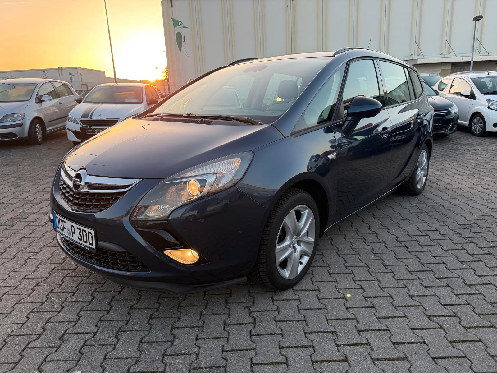 Opel Zafira C Tourer Edition Fahrradträger und 7 Sitz