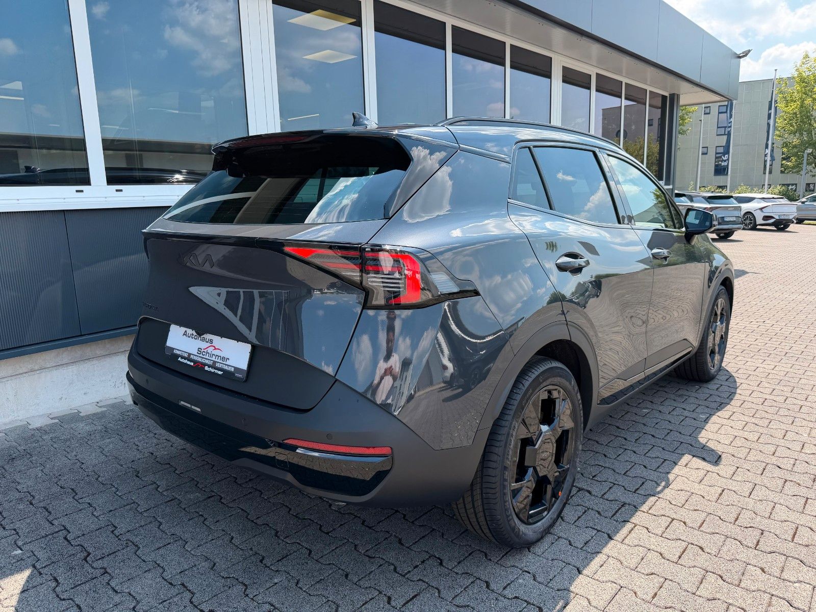 Fahrzeugabbildung Kia Sportage 1.6T 2WD DCT BLACK ED SD