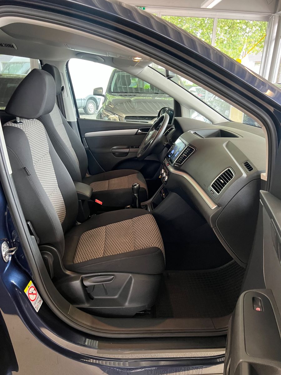 Fahrzeugabbildung Volkswagen Sharan 2.0 TDI BMT*CARPLAY*RÜCKFAHRKAMERA*7.SITZ