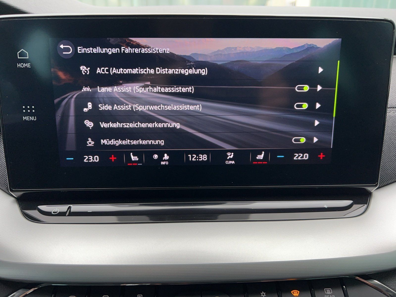 Fahrzeugabbildung SKODA Octavia Combi 1.4 TSI DSG iV Style/KAMERA/ACC/