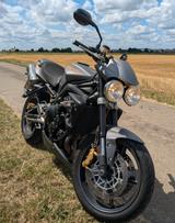 Triumph Street Triple R, Top Zustand, TÜV neu, w. Km - TRIUMPH 2009 STREET TRIPLE
