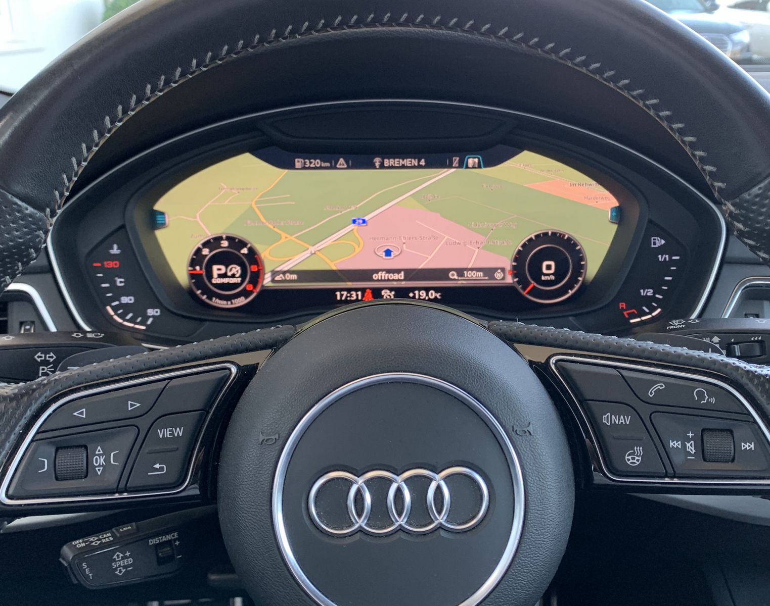 Fahrzeugabbildung Audi A4 2.0 TDI*S Line*Leder*Head-Up*VC*Cam*LED*AHK*