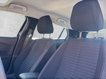Peugeot 2008 Active e- Elektromotor 136 (e-) +SHZ+PDC