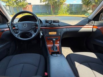 Mercedes E 200 - 7