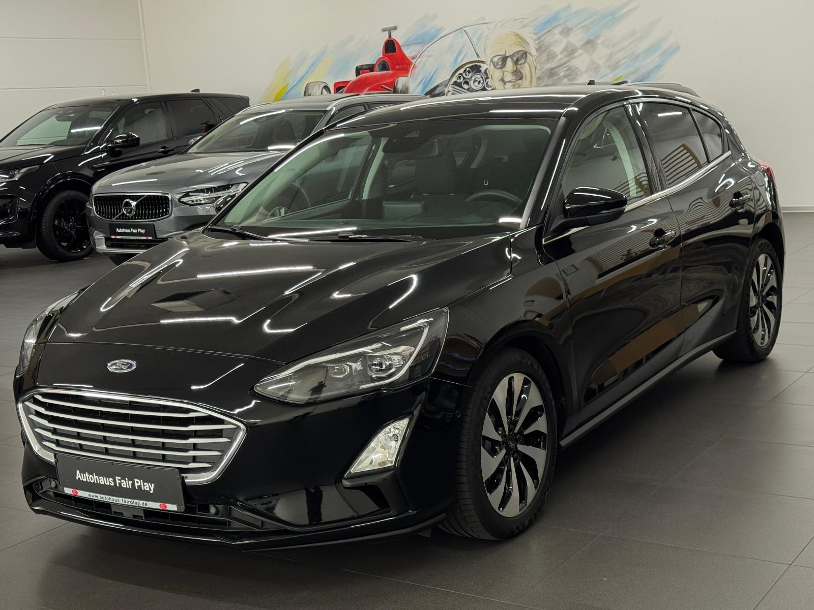Ford Focus2.0 Aut./LED/CARPLAY/Panoramadach/U-FREI!