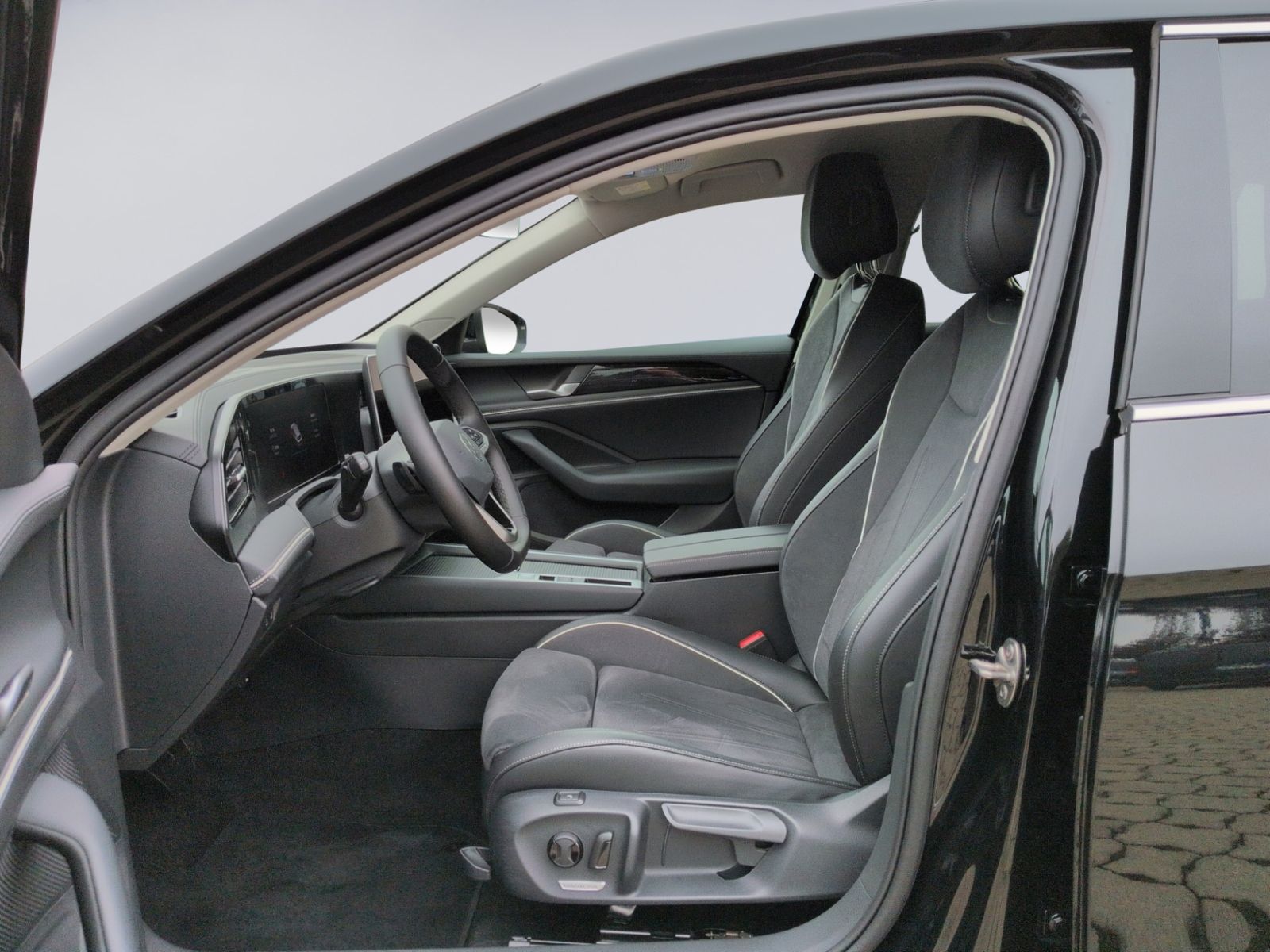 Passat Variant 1.5 eTSI eHybrid DSG Business AHK