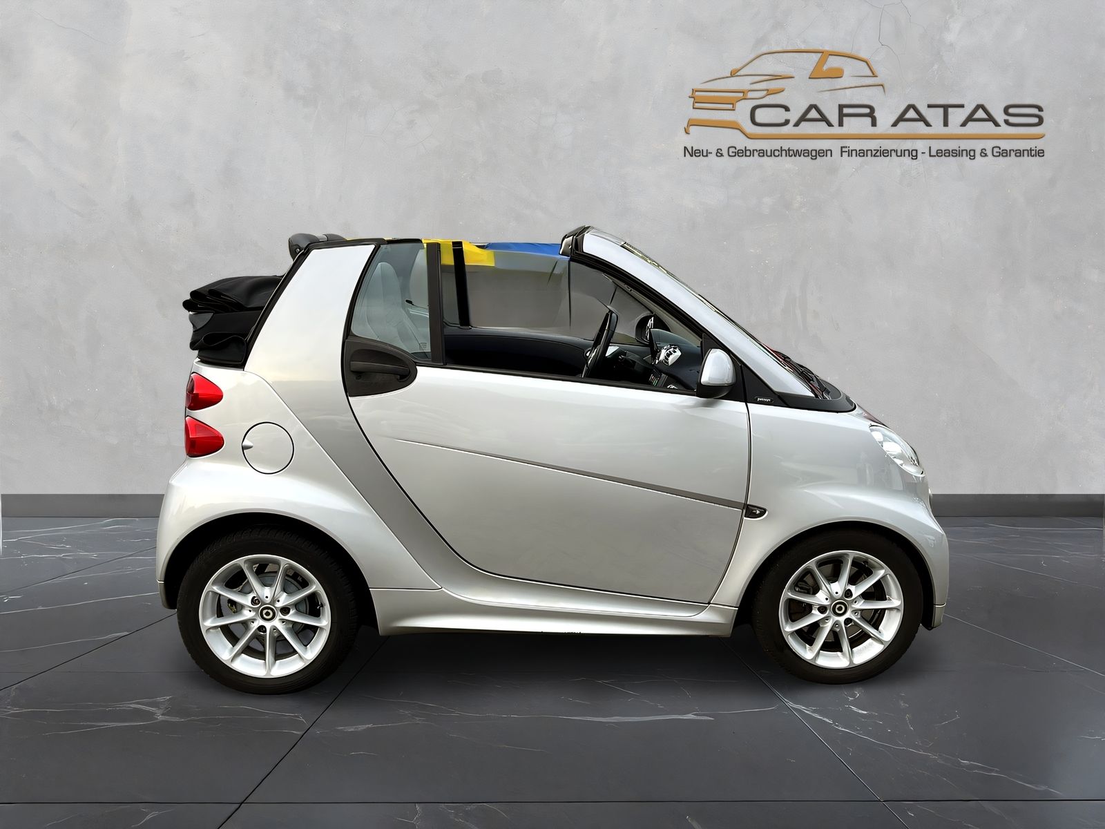 Fahrzeugabbildung Smart ForTwo Cabrio MHd AUT. KLIMAAUT. SITZHEIZUNG