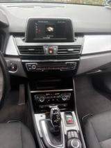 BMW 218i Active Tourer 218i Advantage - BMW 2er Reihe mit Benzin-Antrieb: Limousine, Automatik