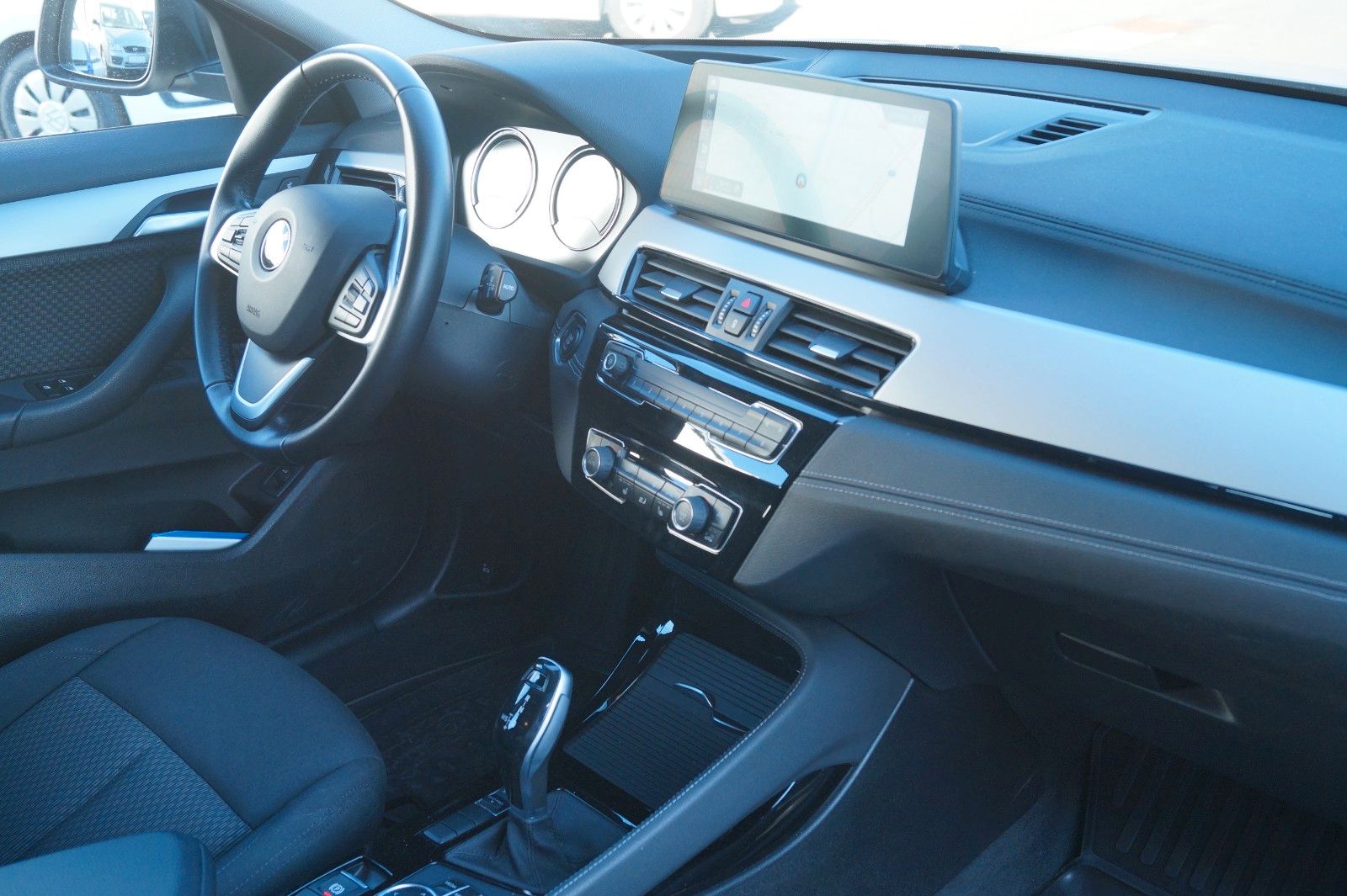 Fahrzeugabbildung BMW X2 sDrive 18 d Advantage