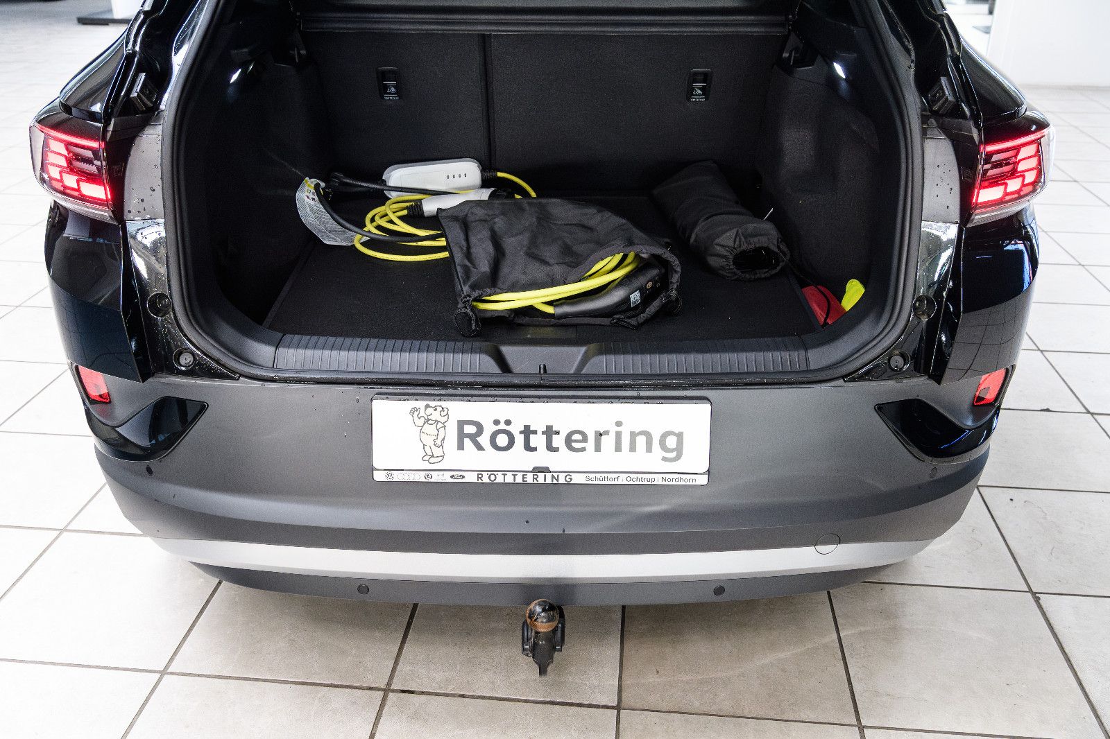 Fahrzeugabbildung Volkswagen ID.4 Pro IQ-LED+AHK+NAV+HUD+WÄRMEPUMPE+H&K+ACC