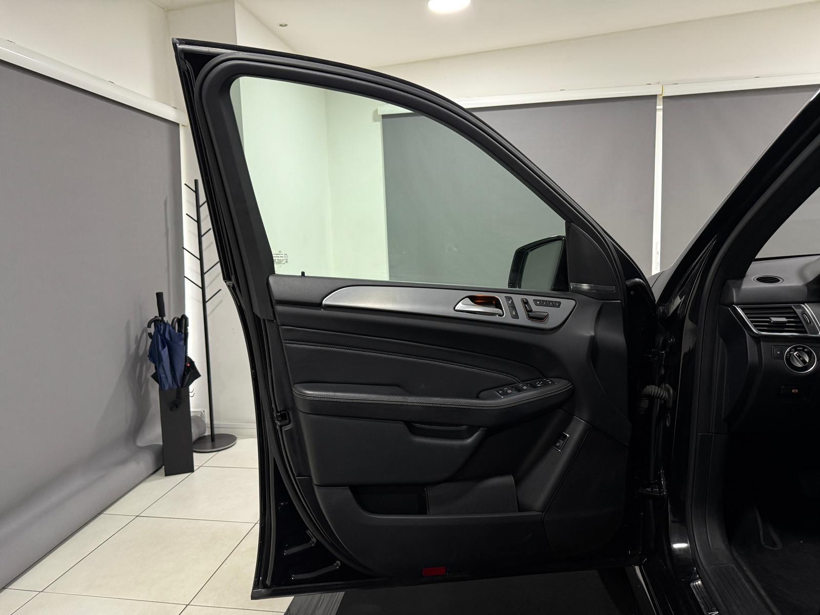 Mercedes-Benz ML 500 BE 4M 7G AMG-LINE*PANO*DISTR*360*AIR.*AHK