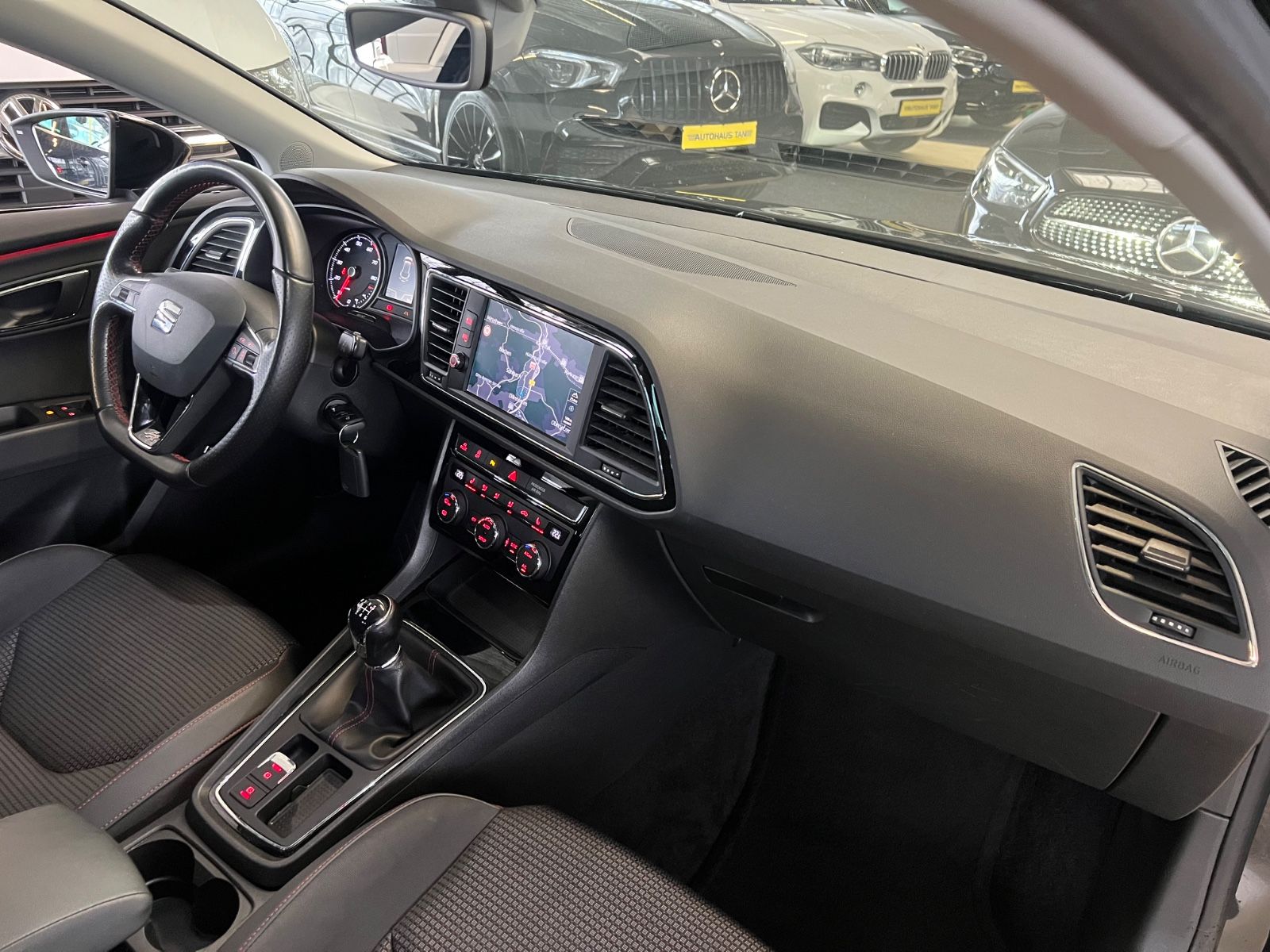 Fahrzeugabbildung SEAT Leon ST FR *AMBIENTE*KAMERA*CARPLAY*