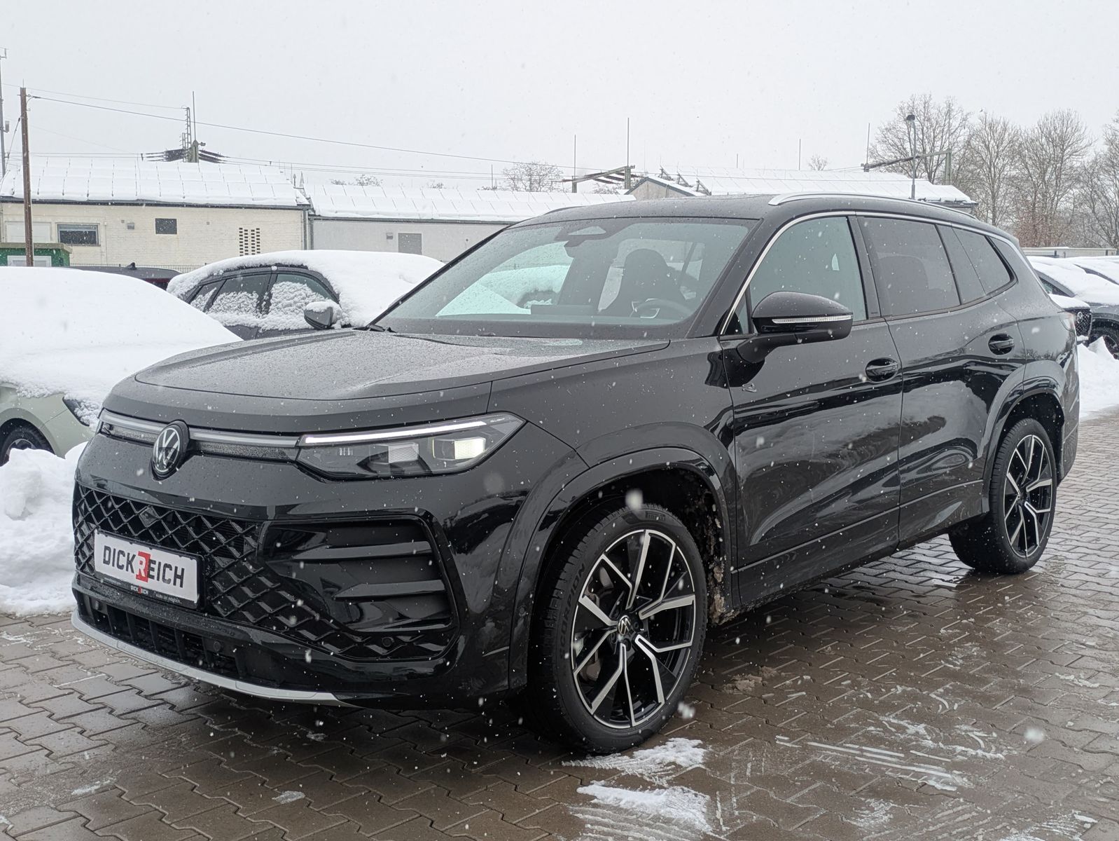 Fahrzeugabbildung Volkswagen Tayron 2.0 TDI 4M R-Line 7Si*MATRIX*AHK*PANO*HUD