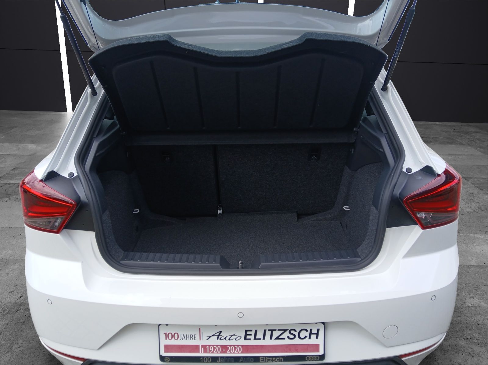 Fahrzeugabbildung SEAT Ibiza TSI FR -Line LED Navi AID GRA RFK SH LM