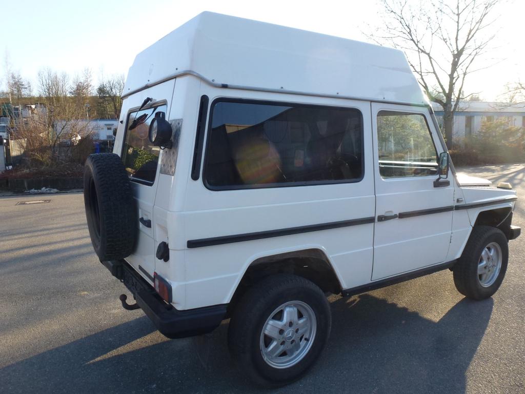 Mercedes-Benz G 230