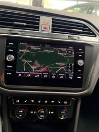 Volkswagen Tiguan - 2