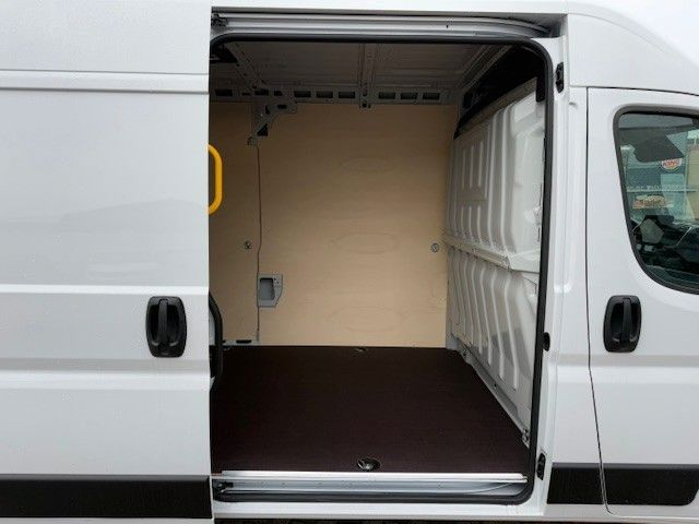 Fahrzeugabbildung Opel Movano Cargo Neues Modell L3H2 2.2l 140PS!
