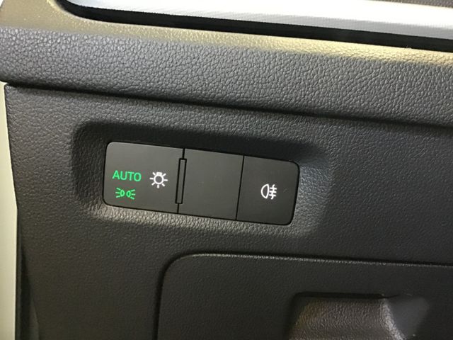 Fahrzeugabbildung Skoda Octavia Combi 1.5 TSI Selection DSG/Navi/RFK/ACC