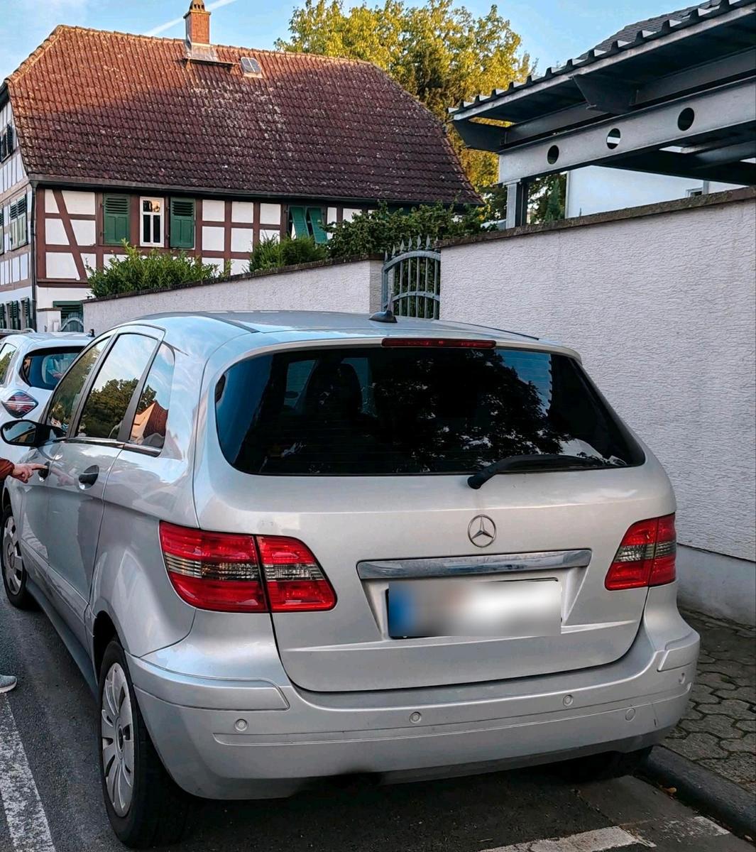 Mercedes-Benz B 200