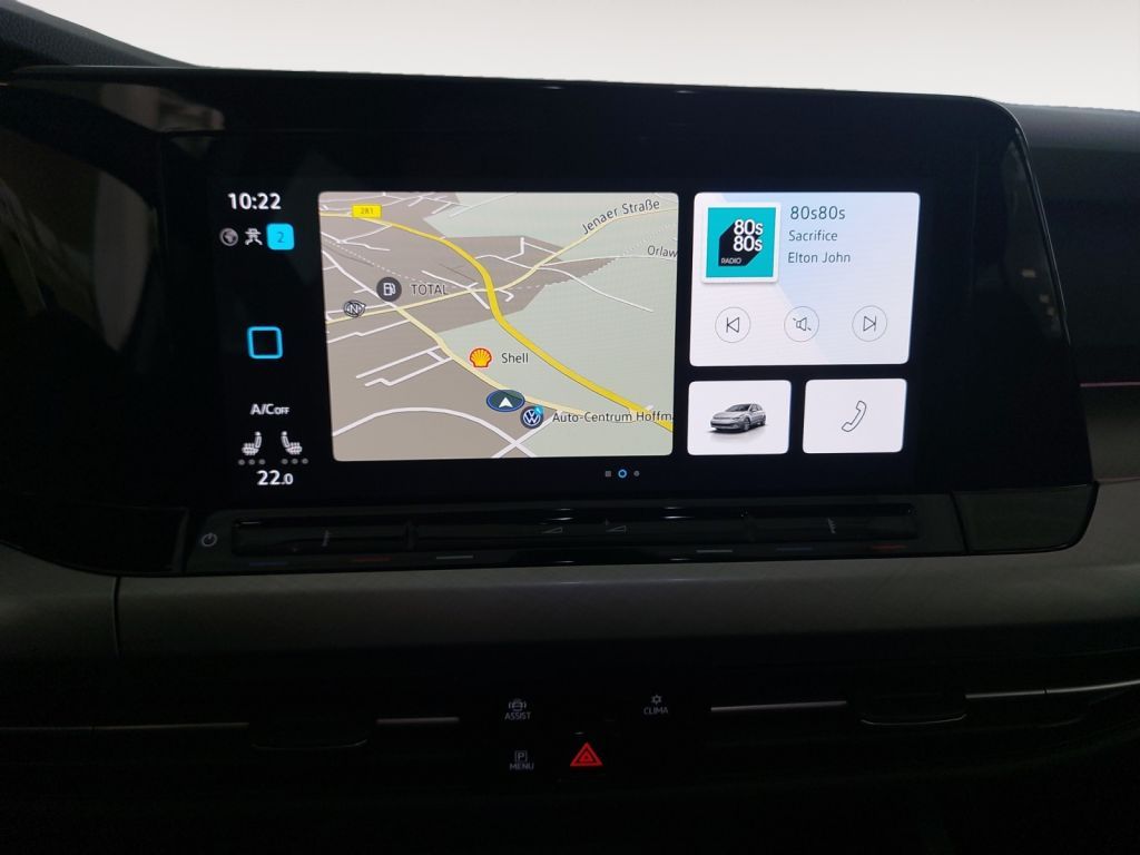 Fahrzeugabbildung Volkswagen Golf 1.5 eTSI DSG Life AHZV Navi LED