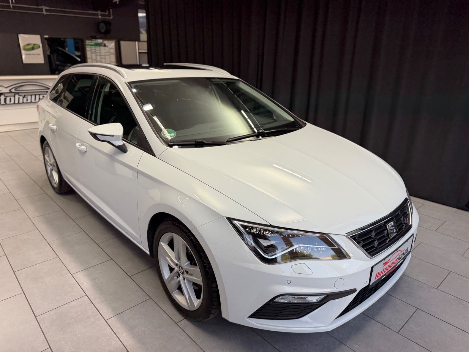 Fahrzeugabbildung SEAT Leon ST FR |RF-CAM|2.HAND