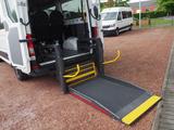 Volkswagen Crafter 35 MR HD Hecklift 4x Rollstuhlplatz - mit Diesel-Antrieb: Behindertengerecht, Kleinbus
