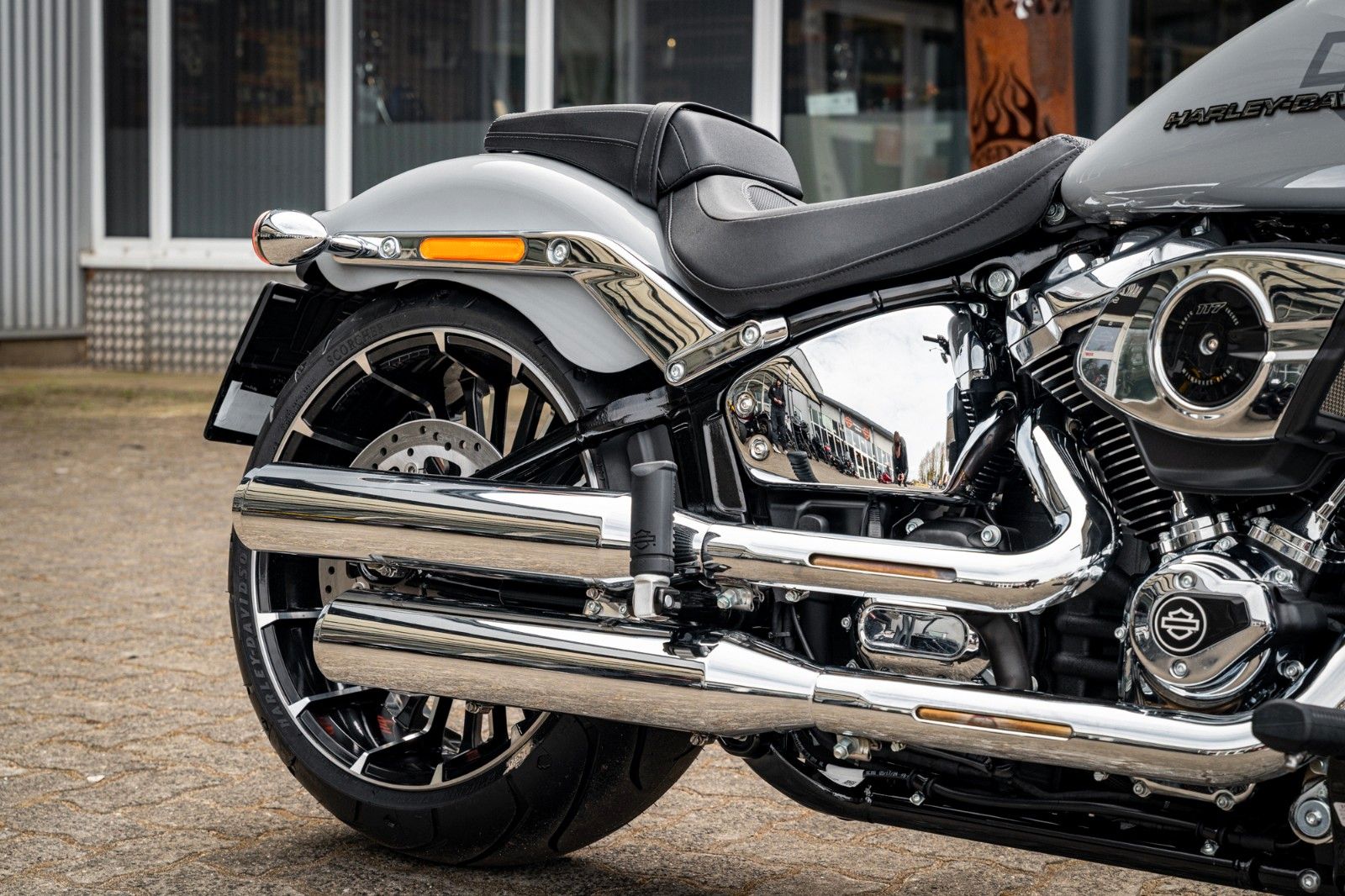 Fahrzeugabbildung Harley-Davidson BREAKOUT FXBR 117 ci - MY25 - Sofort Verfügbar