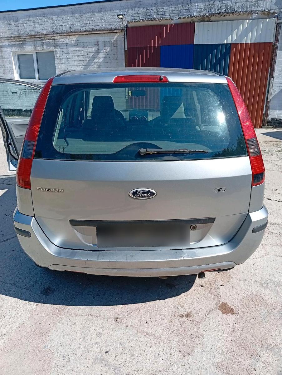 Ford Fusion 2005 — photo 8