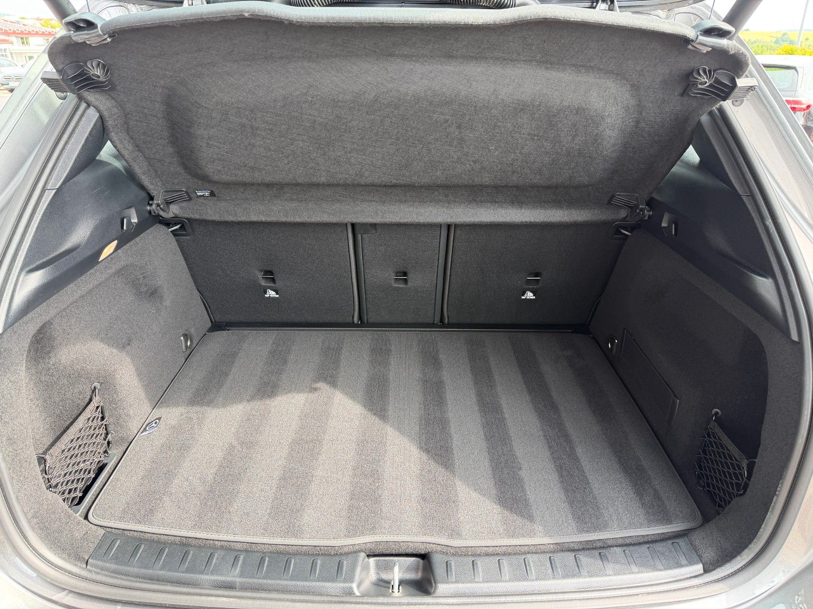 Fahrzeugabbildung Mercedes-Benz GLA 200 d Progressive AHK+TOTW+R-Kamera+Carplay