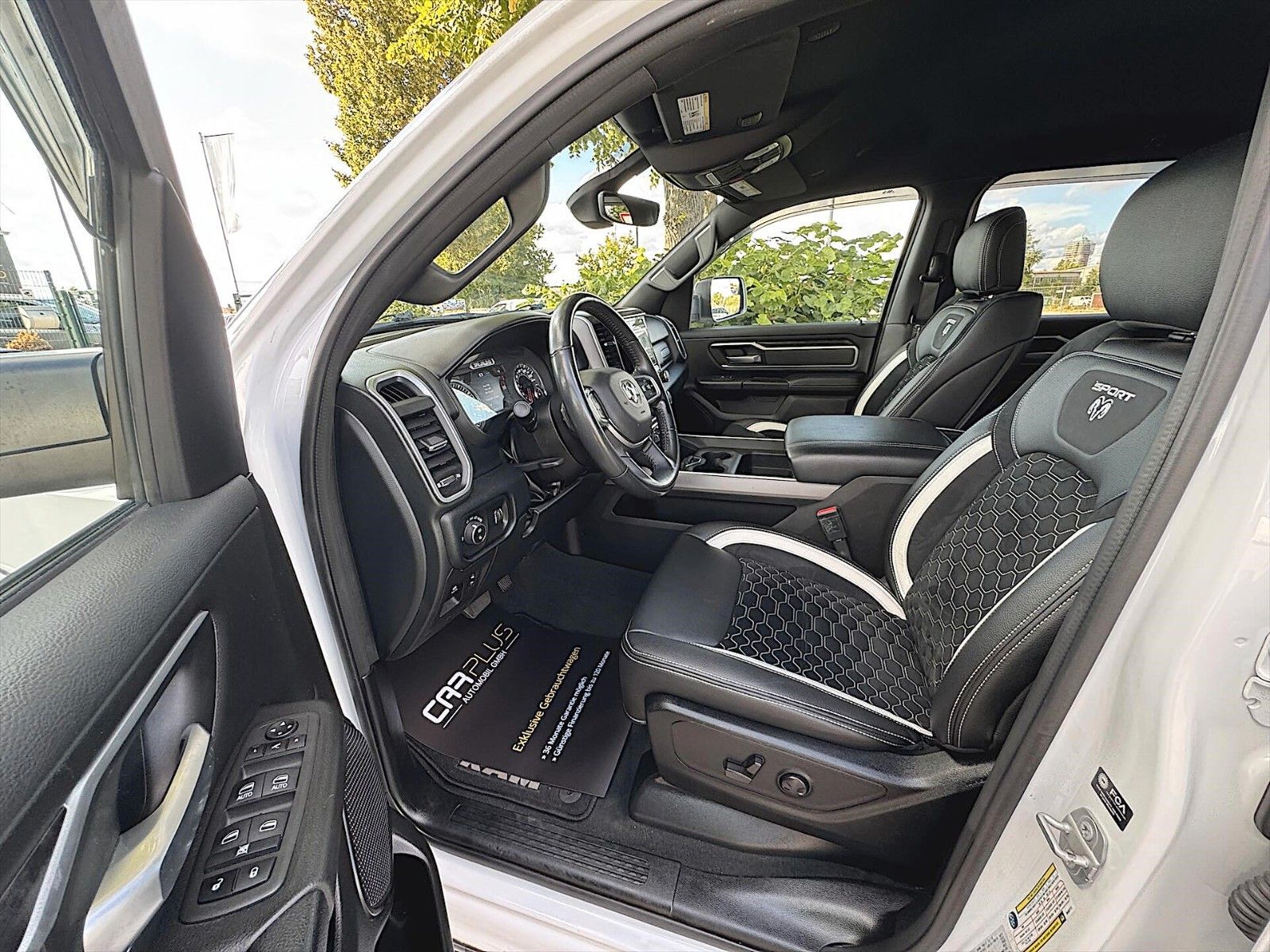 Fahrzeugabbildung Dodge RAM 5.7 V8 HEMI NightEdition Offroad 4x4 eTorque