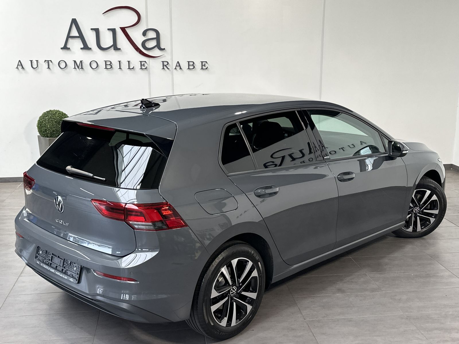 Fahrzeugabbildung Volkswagen Golf 2.0 TDI DSG United NAV+LED+ACC+AHK+DIGDISP