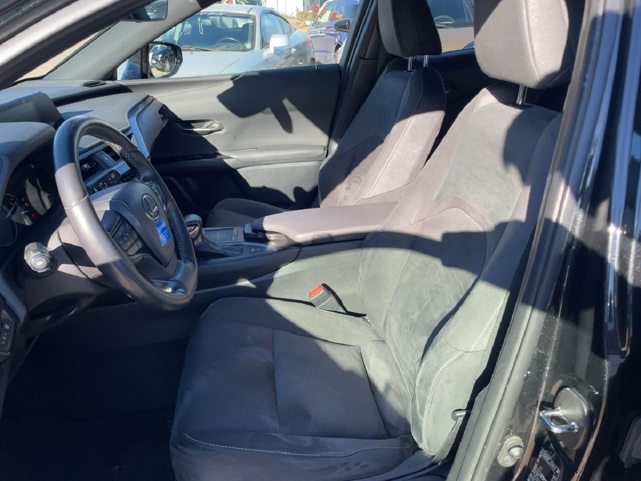 Fahrzeugabbildung Lexus UX 250h Style Edition